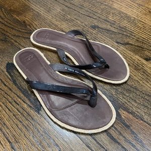 Ugg Leather flip flop sandals brown women’s 5